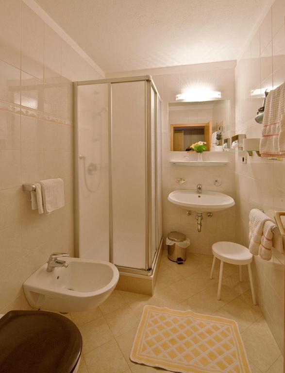 Hotel Rainegg Olang Rum bild